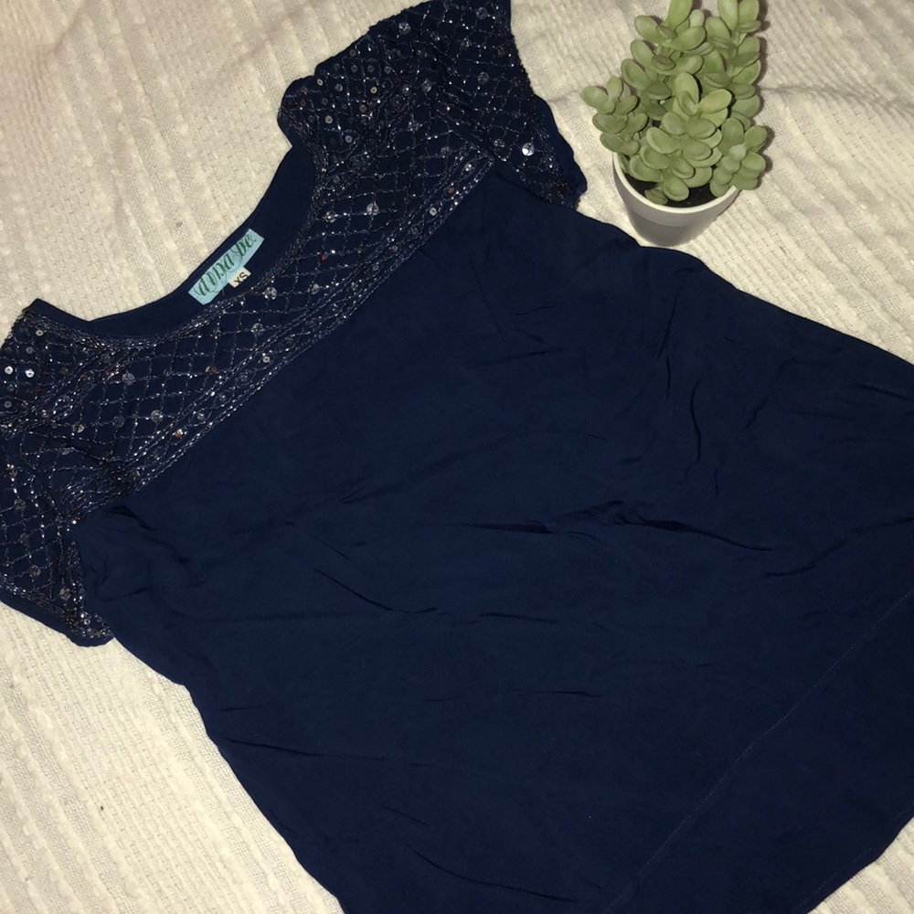 •Sequined T-Shirt•